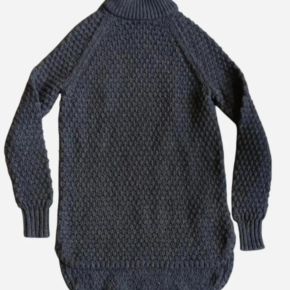 GAP Dark Gray Textured Turtleneck Sweater, Thick Knit, Fall Winter Layers - Picture 3 of 8
